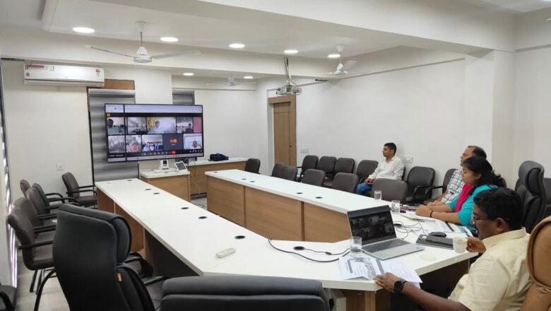 દાહોદ જિલ્લા ચૂંટણી અધિકારી અને કલેકટરશ્રી યોગેશ નિરગુડેના અધ્યક્ષ સ્થાને જીલ્લાના તમામ BLOs ની વર્ચ્યુઅલ તાલીમ યોજાઈ